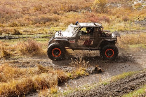 Авлигын хэргээр улс төрөөс 