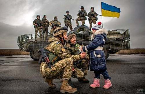 Украин даяар дуугаа хурааж, дайчдад хүндэтгэл үзүүлнэ