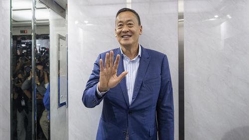 Таиландын Ерөнхий сайд сар бүрийн цалингаа буяны санд хандивлана