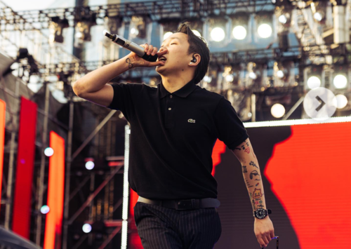 Реппер Roockie эхнэрээ зодсон хэргээр шалгагдаж байна 