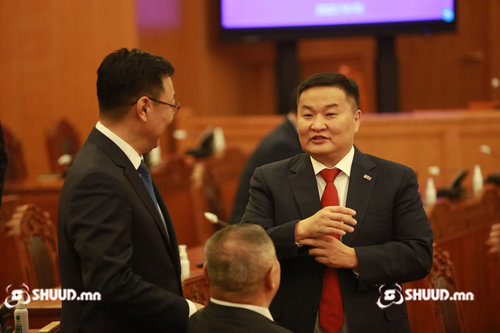 Афоризмаар амиа хоохойлсон сайд