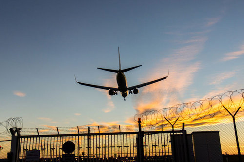 Хятадад зорчигч тээврийн онгоц сүйрчээ