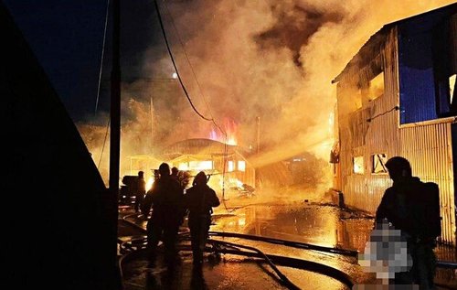 Оросын партизанууд цэргийн агуулах шатаажээ