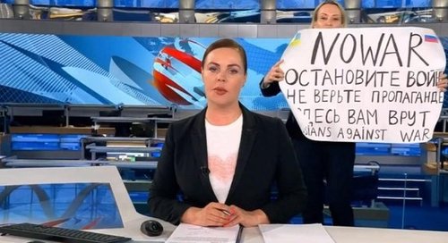 Шууд эфирийн үеэр дайн эсэргүүцэж байсан Оросын сэтгүүлчид хорих ял оноожээ