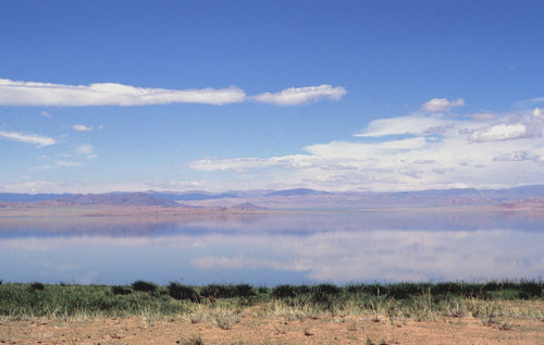 Сураггүй болсон малчин нуурын усанд осолджээ
