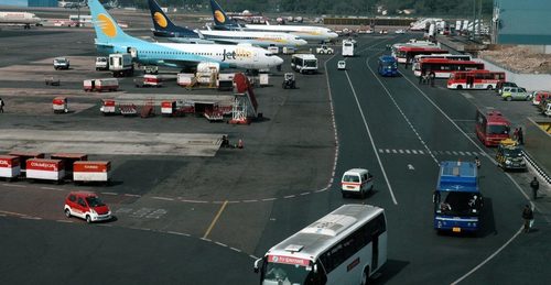 Энэтхэг Израилаас иргэдээ татан авах эхний нислэгийг үйлджээ