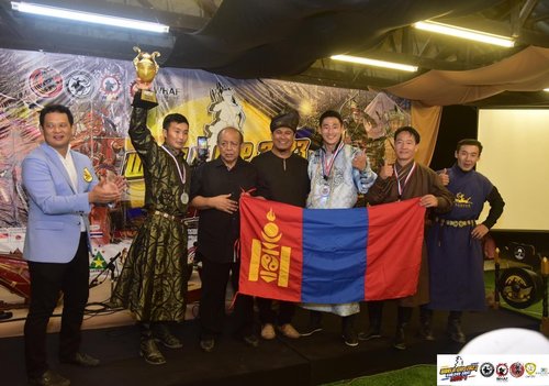 Морьт харваа: Монголын баг Гран при шагнал авчээ