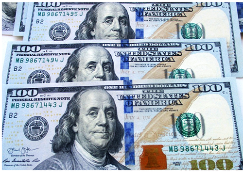 Монголын иргэд их хэмжээний доллар ОХУ-ын хилээр нуун гаргах гэж байгаад баригджээ