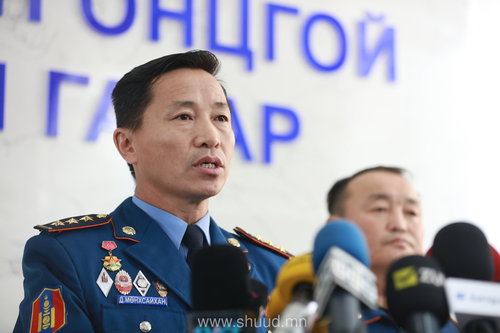 Хоёр байшинд 12 хүн байснаас 5 хүн галаас аврагджээ