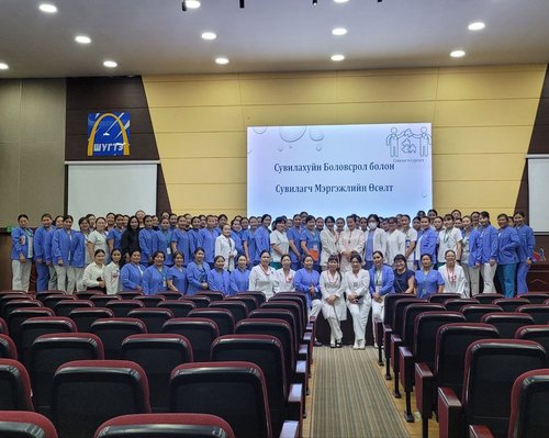 Гуравдугаар төв эмнэлэг сувилагч мэргэжилтнээ дэд захирлаар томилжээ