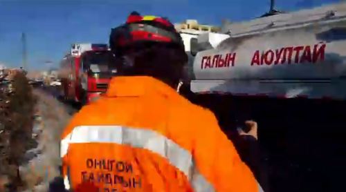 Шатахуун тээвэрлэгч машин онхолджээ