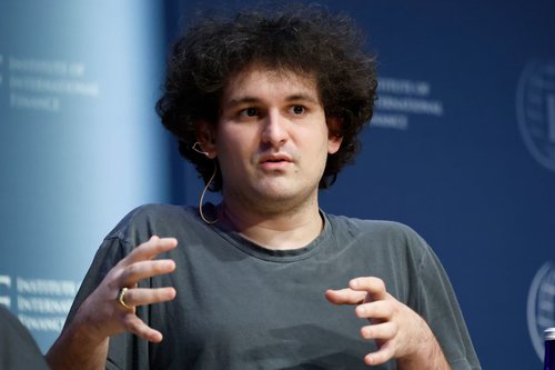 Койны арилжааны “хаан” Сэм Банкмэн Фрид 115 жилийн хорих ял сонслоо