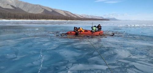 Нуурын усанд машин живж, хоёр хүн нас баржээ