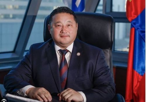 Хөдөлмөрийн баатар Т.Мөнхбаяр гэмт хэрэг үйлдэж олсон 1.3 тэрбум төгрөгөө төлжээ