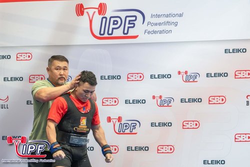 Э.Нанзаддорж паурлифтингийн дэлхийн аваргаас хүрэл медаль хүртлээ