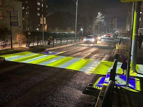 Гэрэлтдэг гарцуудыг ашиглалтад оруулжээ