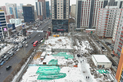 Нийслэлээс барилгын суурийг хэтрүүлж ухсан компанид илүү татсан хашаагаа эргүүлэн татах үүрэг өглөө