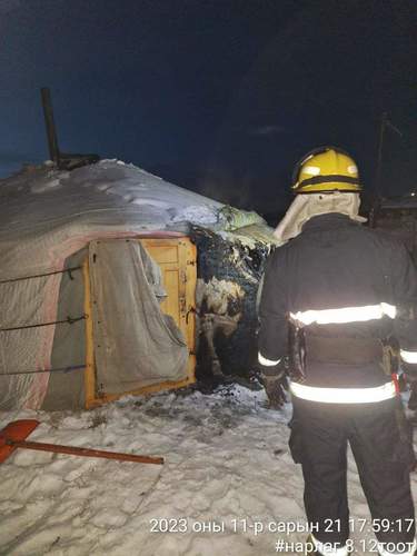 Согтуу залуучуудыг айлын гэр шатааж байхад нь барьжээ