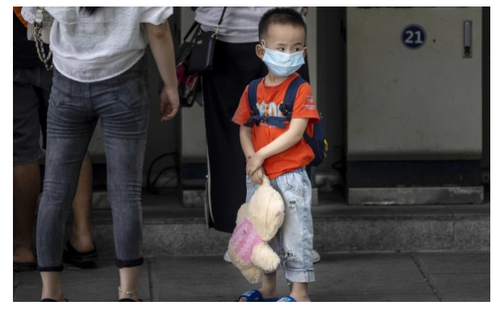 Хятадад хүүхдүүдийн дунд үл мэдэгдэх өвчин тархсныг эрх баригчид нь нууцалж байна