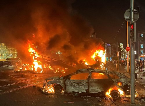 Дублинд үймээн дэгдэв