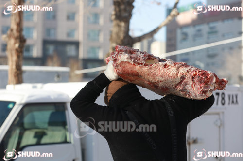 Сурвалжлага: Иргэд өрөөл махаар идшээ бэлдэж байна