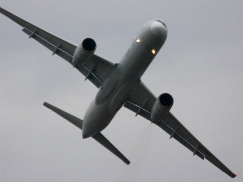 Буриадаас хөөрсөн онгоц хөдөлгүүр нь шатсаны улмаас Улаан-Үд рүү буцжээ