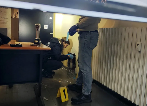 Миланы банк руу дээрэмчид халдаж, хүн барьцаалан их хэмжээний мөнгө дээрэмджээ