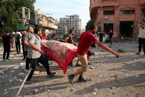 Израил дүрвэгчдийн хуаранд цохилт өгсний улмаас 30 орчим хүн амиа алджээ