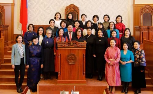 Үе үеийн эмэгтэй парламентчид чуулна