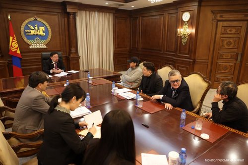 УИХ-ын дарга Г.Занданшатар уран бүтээлчидтэй санал солилцлоо