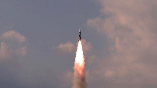 Хойд Солонгос хоёр пуужин харважээ