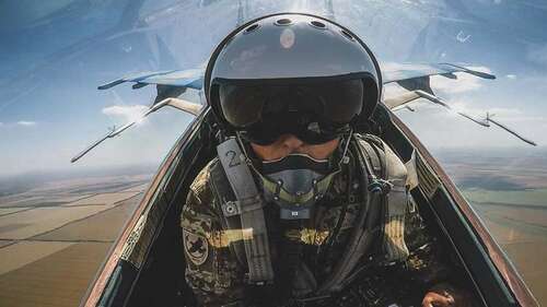 Украины нисгэгчид Их Британид анхан шатны сургалтад хамрагдаж дуусчээ