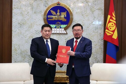 Ерөнхий сайд Л.Оюун-Эрдэнэ Үндэсний орон сууцжуулалтын хуулийн төслийг өргөн барилаа