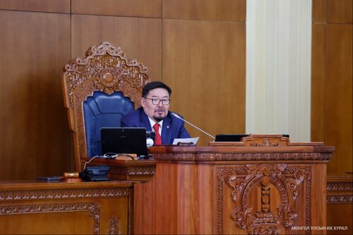 Г.Занданшатар: Үндэсний үйлдвэрлэлийг 30 жил татвар, зээлийн бодлогоор унагааж ирсэн