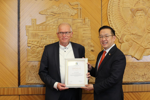 Хөрөнгө оруулагч Эвалд Жосеф Еркерийг “Аялал жуулчлалын элч”-ээр өргөмжлөв