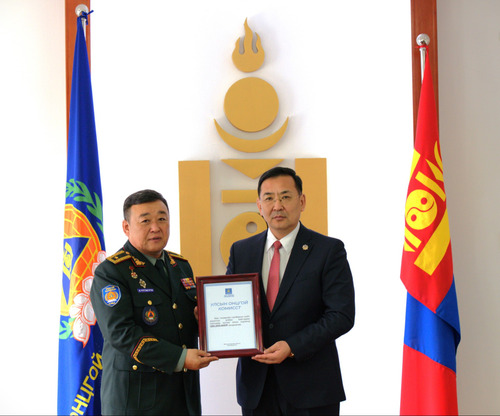 ЗАМ, ТЭЭВРИЙН САЛБАР МАЛЧДАДАА 555 САЯ 200 МЯНГАН ТӨГРӨГ ХАНДИВЛАЛАА