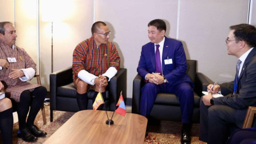 Монгол Улсын Ерөнхийлөгч У.Хүрэлсүхэд Бутаны Хаант Улсын Ерөнхий сайд Цэрэн Тобгай бараалхлаа