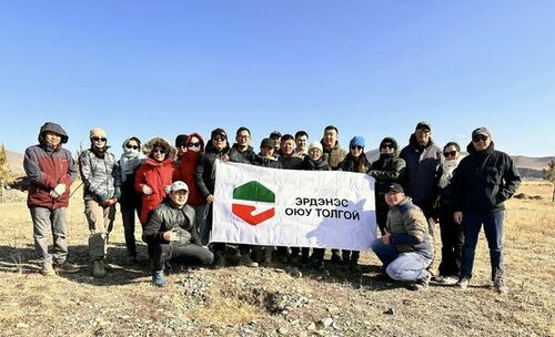 “Эрдэнэс Оюу Толгой” ХХК-ийн албан хаагчид “БАЯЛАГ” бичил төглөө баяжууллаа