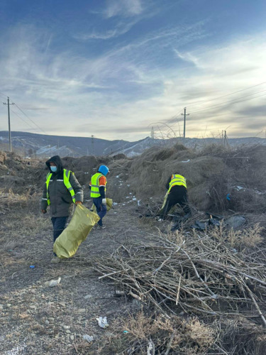 Үндэсний цэцэрлэгт хүрээлэнгийн зүүн хэсгийн үүсмэл хогийг цэвэрлэлээ