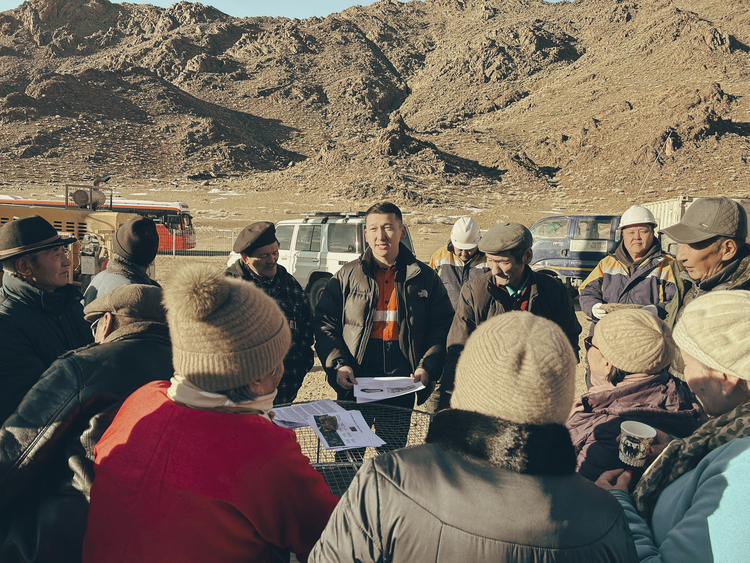 Халзан Бүрэгтэйн зөв жишиг